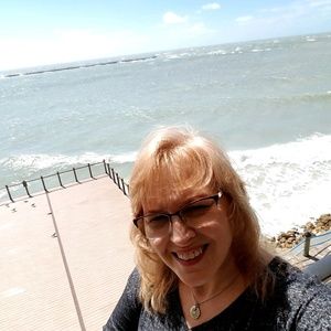 Meet your Posher, Lori